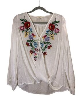 Umgee Women’s White Boho Flowy V-Neck Top with Floral Embroidery sz M